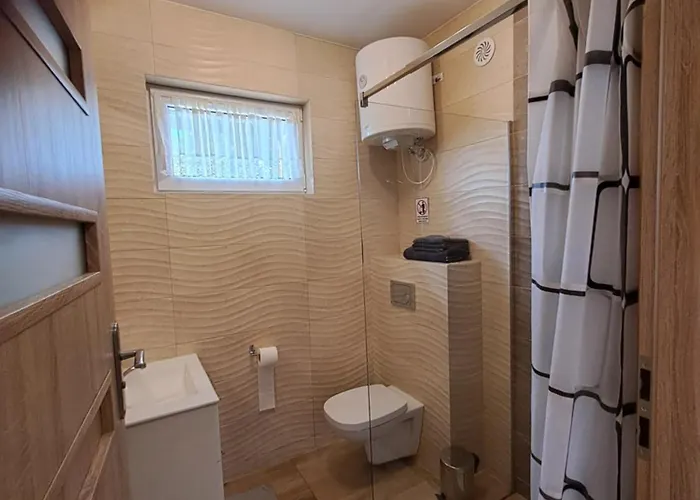 Bobrowe Zacisze - Letniskowe Zarnowska